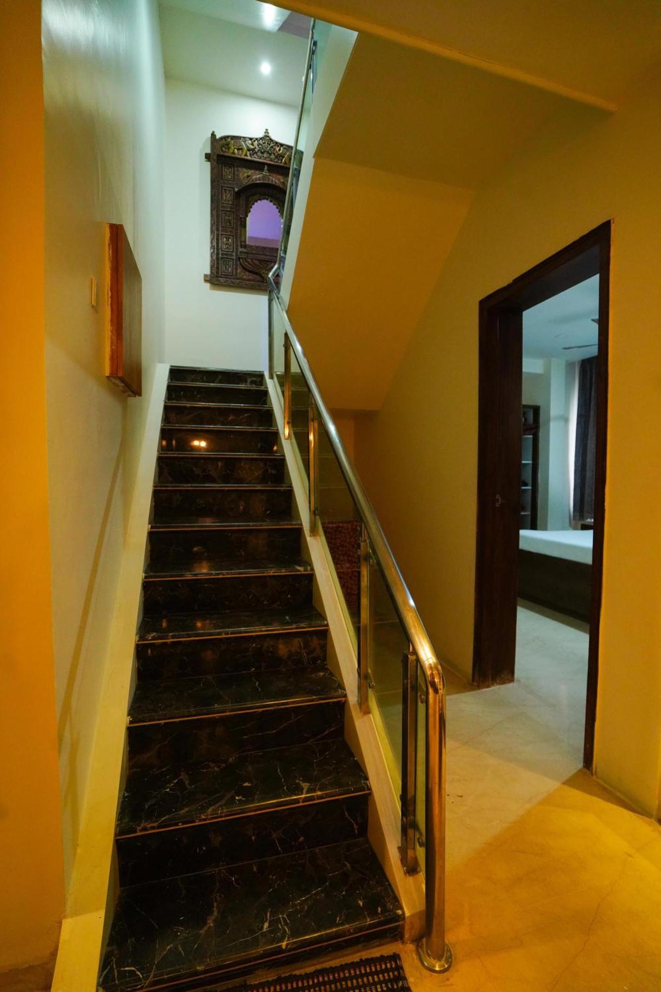Golden Villa - Duplex House With Private Theater - Near To Alipiri And Bhudevi Ttd Ticket Counter And Kapilateertham Tirupati Buitenkant foto