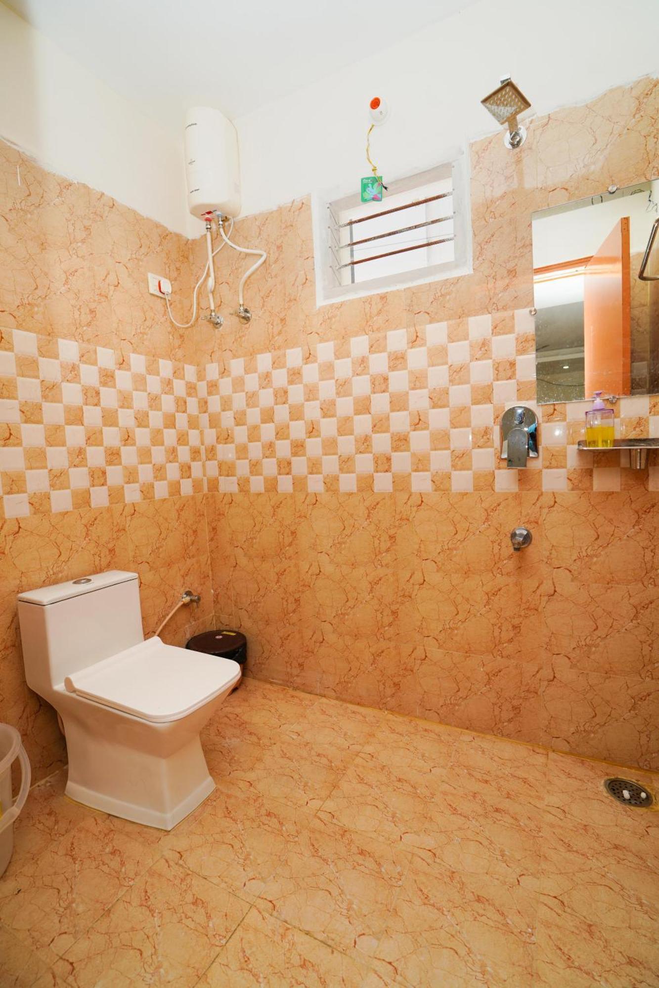 Golden Villa - Duplex House With Private Theater - Near To Alipiri And Bhudevi Ttd Ticket Counter And Kapilateertham Tirupati Buitenkant foto