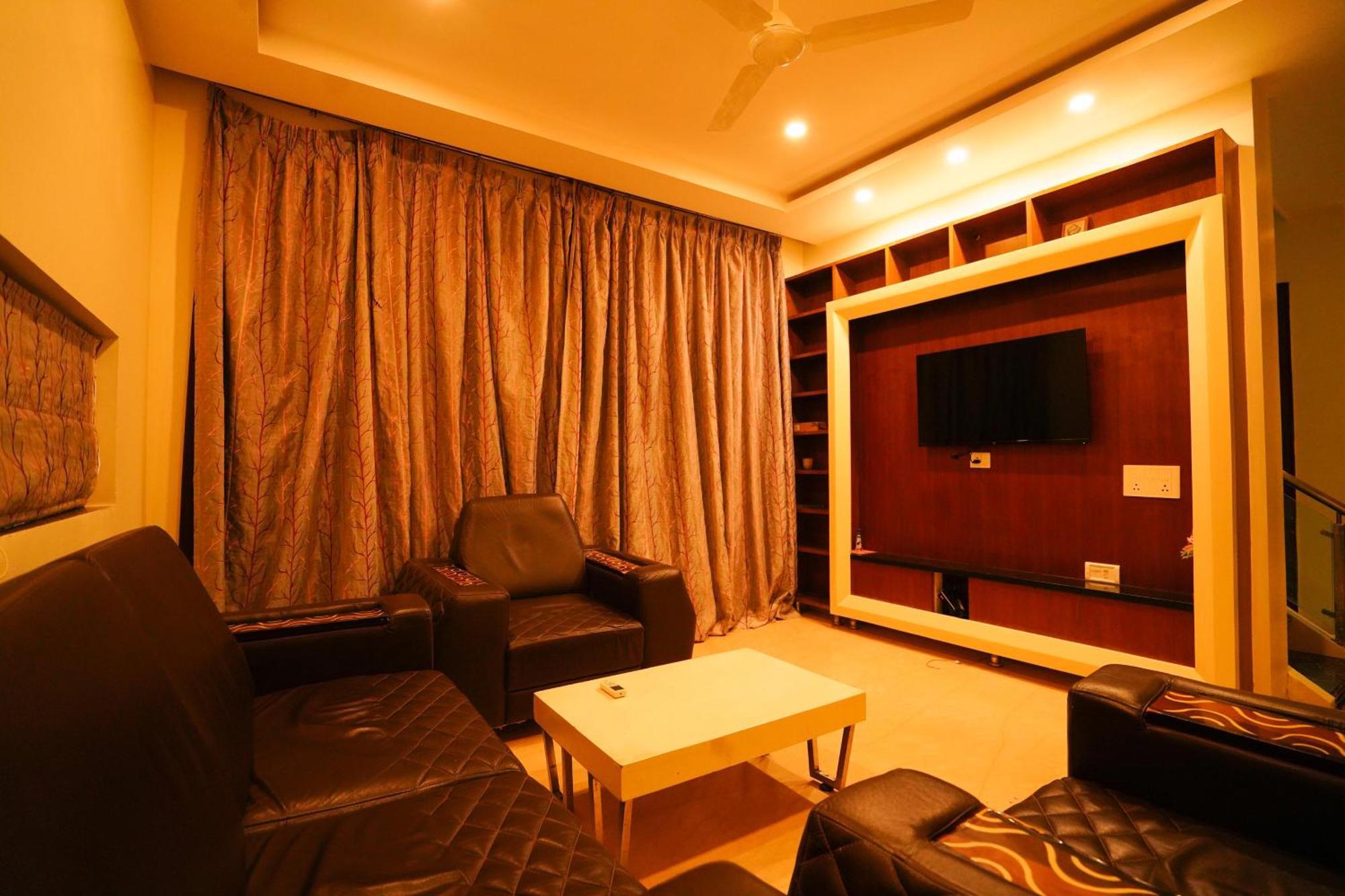 Golden Villa - Duplex House With Private Theater - Near To Alipiri And Bhudevi Ttd Ticket Counter And Kapilateertham Tirupati Buitenkant foto